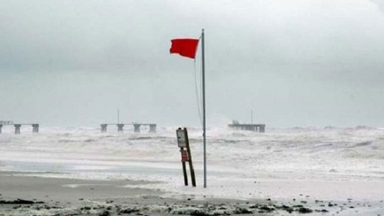 সমুদ্রবন্দরে ৩ নম্বর সতর্ক সংকেত