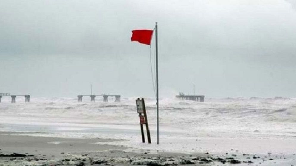 সমুদ্রবন্দরে ৩ নম্বর সতর্ক সংকেত